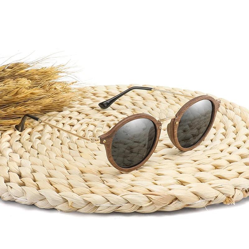 Stevvex modern ultralight unisex polarized wooden sunglasses with sleek frames and tinted lenses, stylish and eco-friendly eyewear