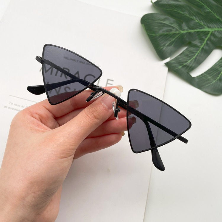 Stevvex Triangle Cat Eye Rimless Sunglasses – UV400 Vintage