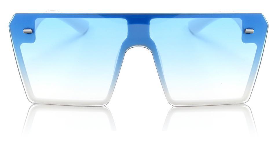 Stevvex oversized square UV400 sunglasses with modern fashion style, black frames and dark tinted lenses.