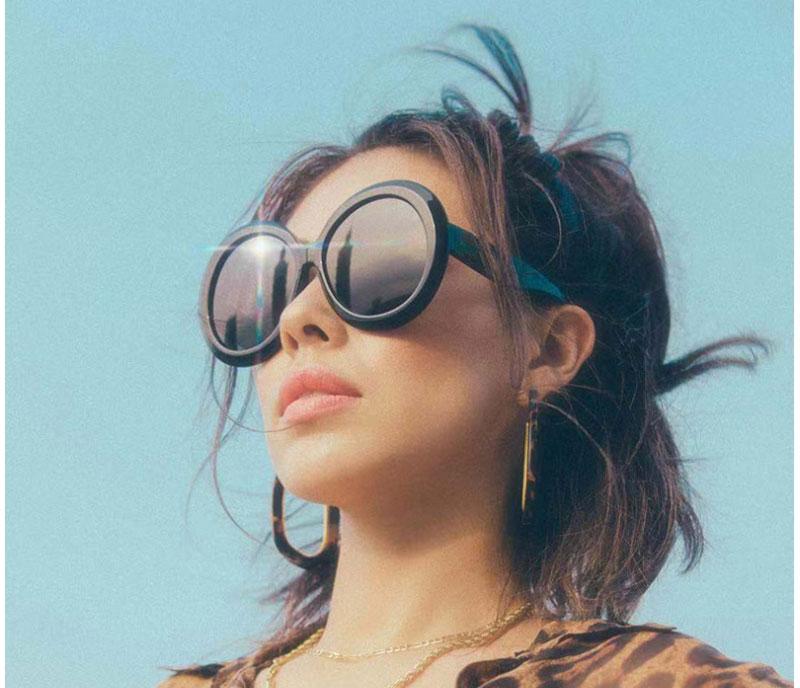 Oversized oval vintage UV400 sunglasses by Stevvex with elegant design and dark tinted lenses.