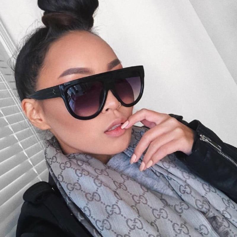 Retro vintage oversized women sunglasses by Stevvex with UV400 protection, featuring large tinted lenses and stylish frame.