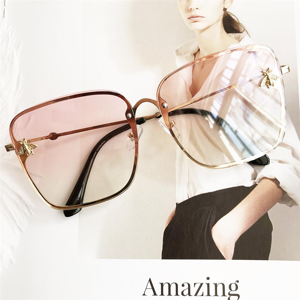 Stevvex oversized square UV400 sunglasses with black frames and dark lenses, stylish eyewear for sun protection.