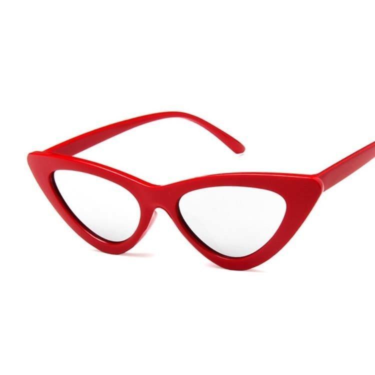 Retro cat eye sunglasses for women by Stevvex with UV400 protection, featuring black frames and tinted lenses.