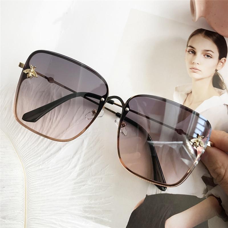 Stevvex oversize square UV400 sunglasses with black frames and dark tinted lenses, stylish eyewear for sun protection.