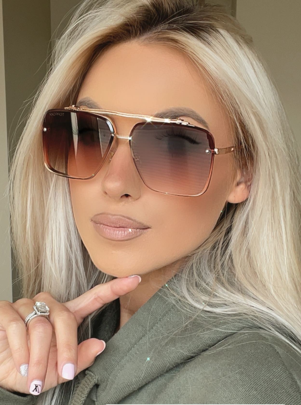 Bella Gold Aviator Sunglasses — Tangle-Free, UV400 Protection