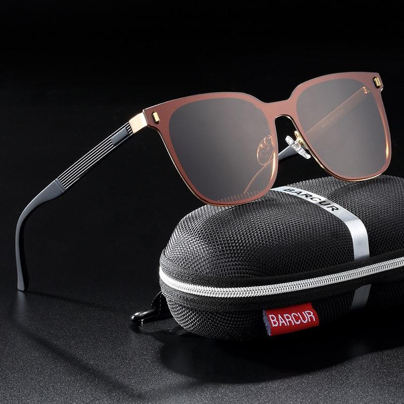 Unisex Stevvex polarized square UV400 Plutonite sunglasses with black frames and tinted lenses, designed for UV protection.