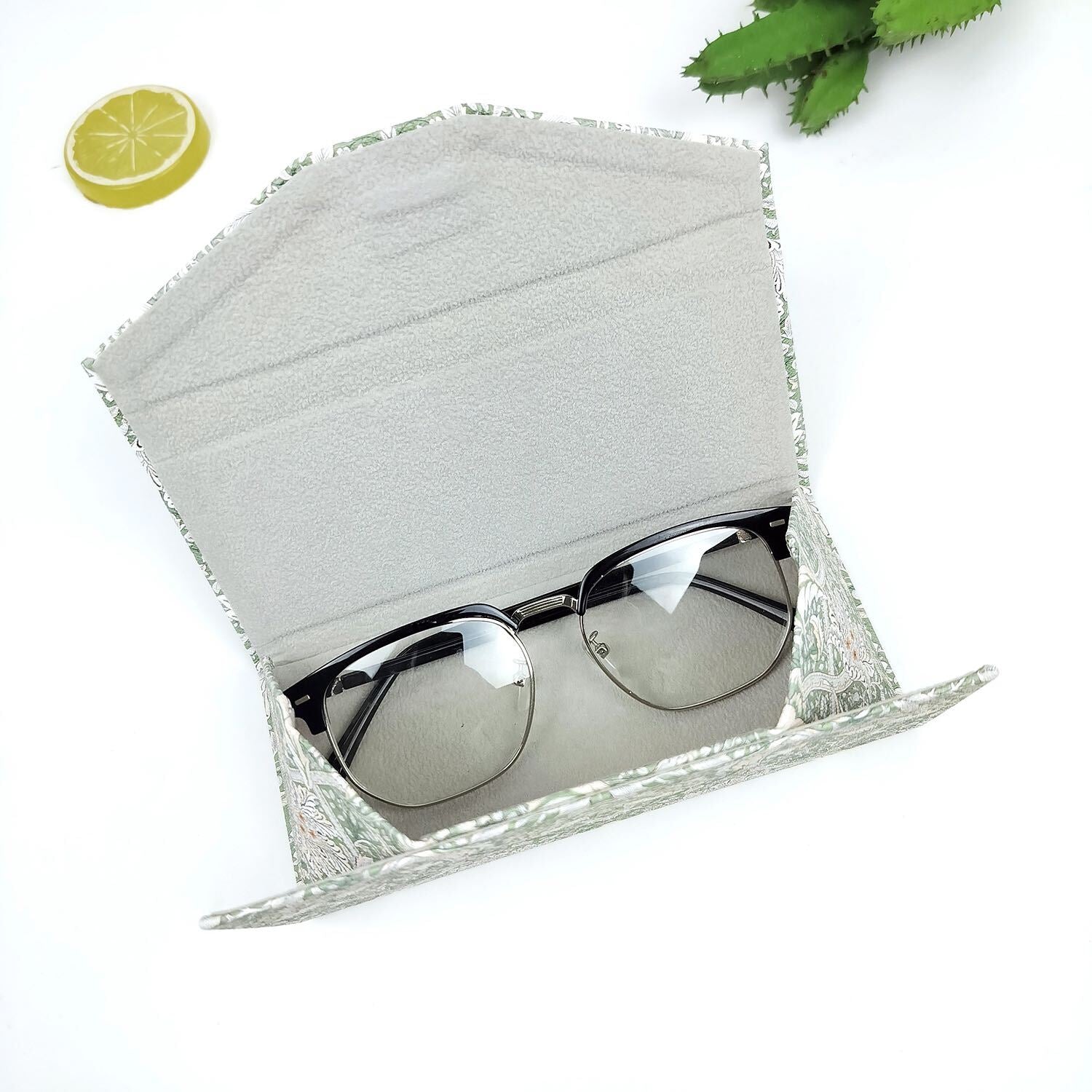 Grapes by William Morris Vegan Leather Glasses Case