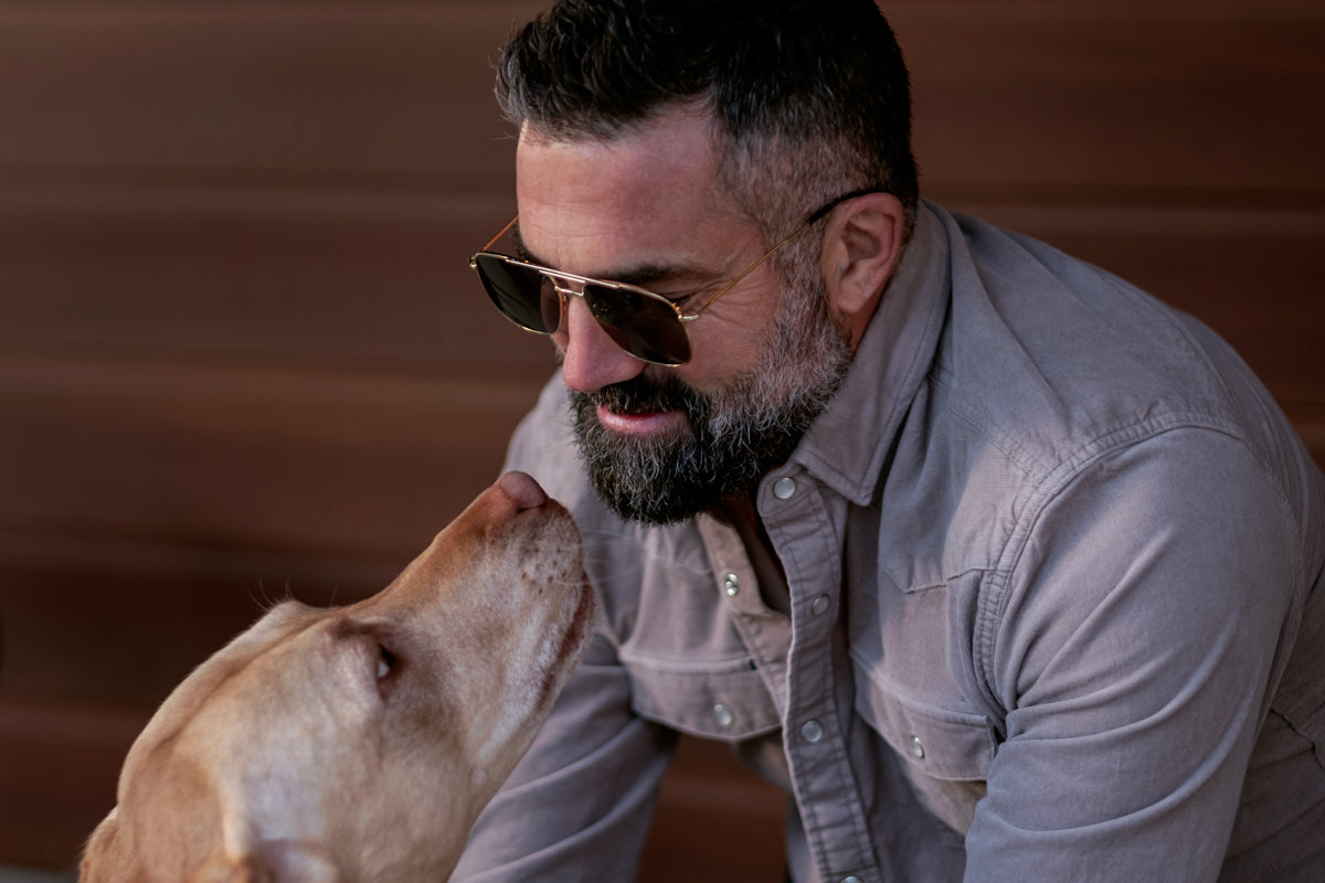 Benny's Eyewear Largo sunglasses with rounded frames and dark tinted lenses, stylish outdoor eyewear for sun protection.
