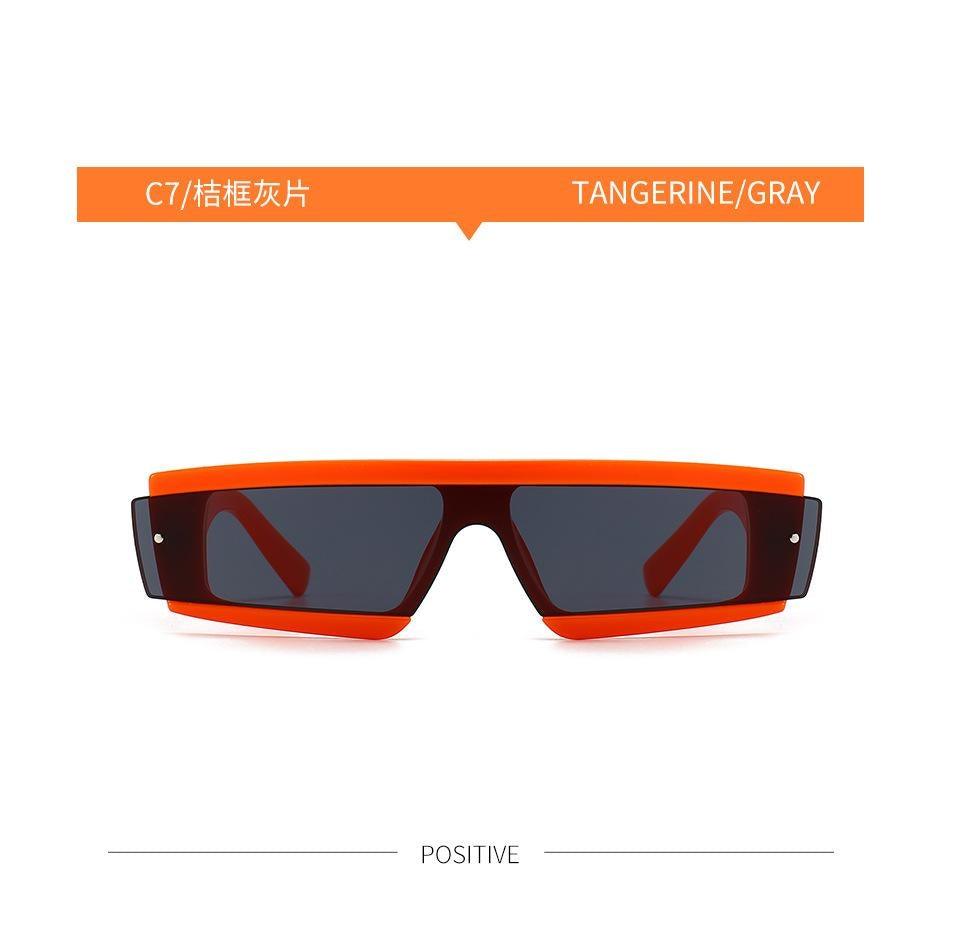 Stevvex trendy chunky narrow rectangular sunglasses for women and men, featuring a unique 90s-inspired square frame and outdoor style.