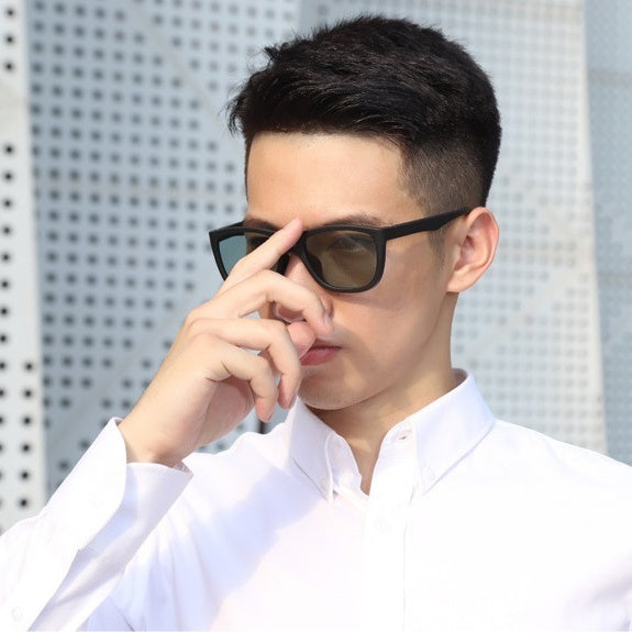 Social Buzz eSIMs polarized sunglasses for driving and biking, featuring stylish frames and UV protection.