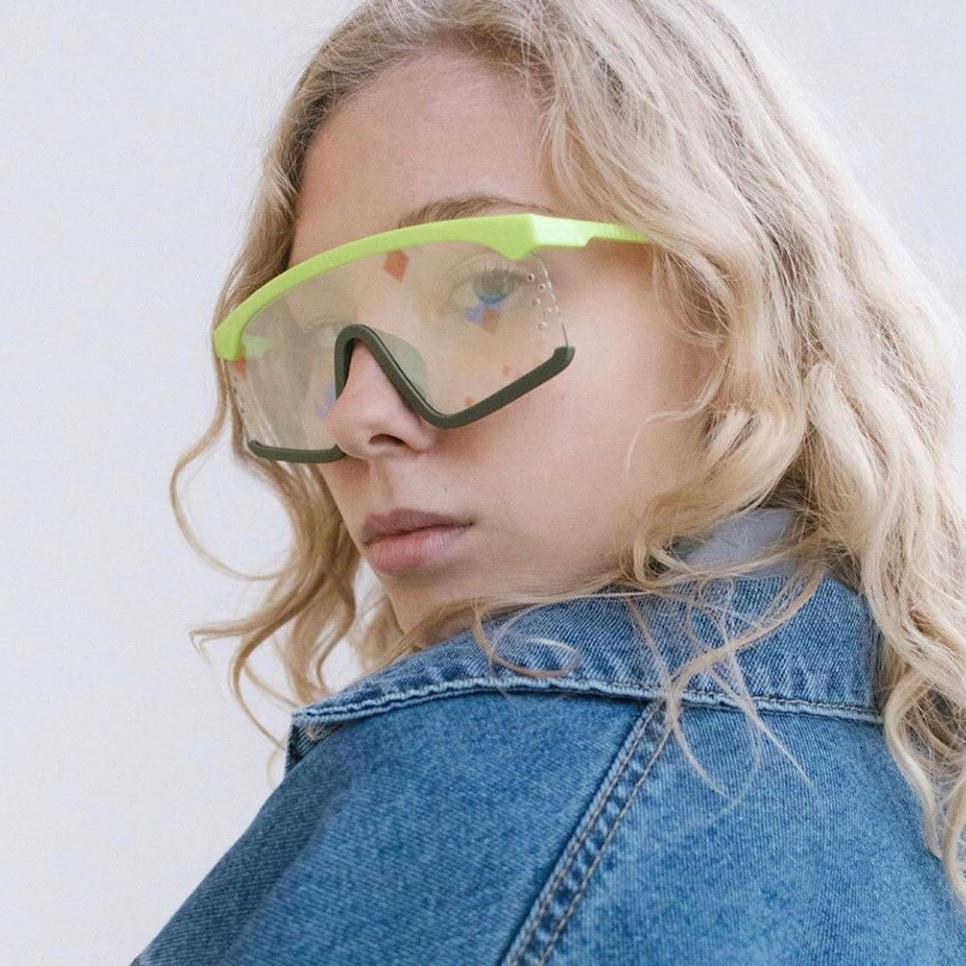 Stevvex Oversized Shield Festival Sunglasses – UV400 Rimless