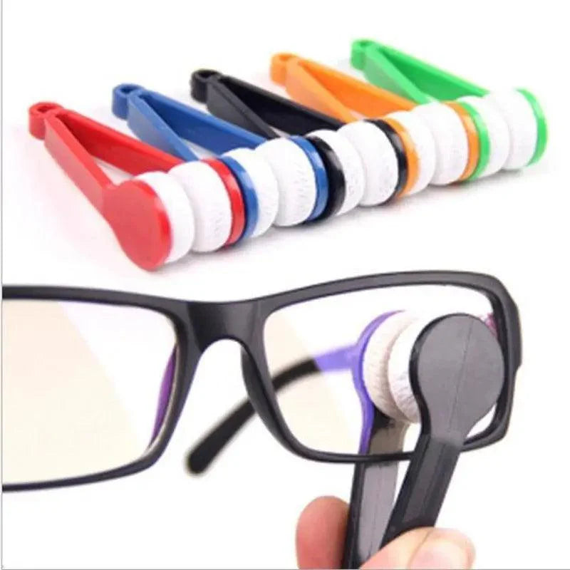 Colorful portable mini microfiber eyeglasses lens cleaner by Stevvex, designed for gentle cleaning of eyewear lenses.