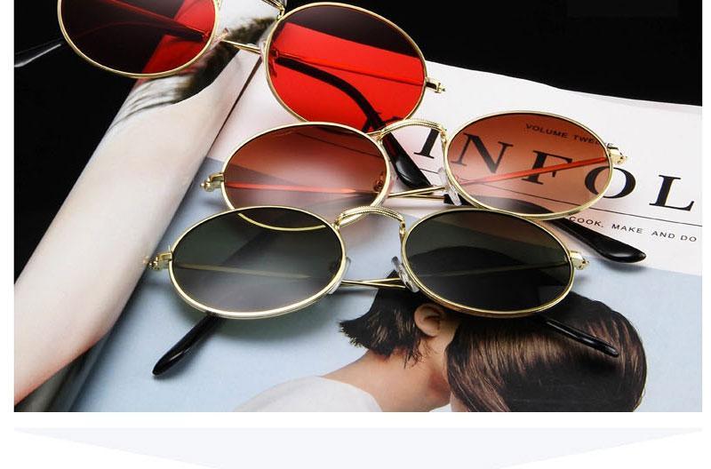 Stylish vintage oval polarized sunglasses for women by Stevvex featuring black round frames and reflective lenses.