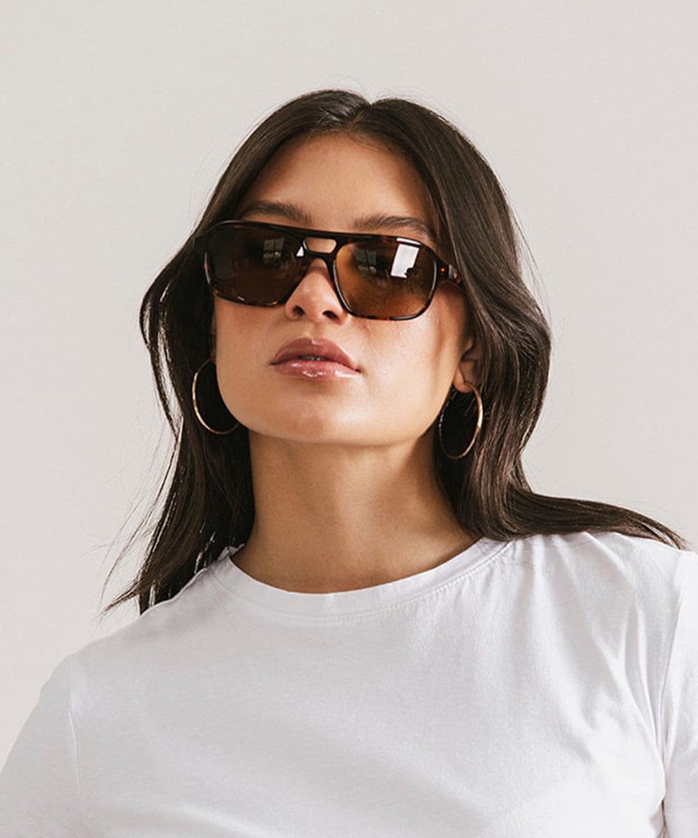 GIGI PIP Beau Aviator sunglasses with metal frames and dark lenses, stylish eyewear for sun protection.
