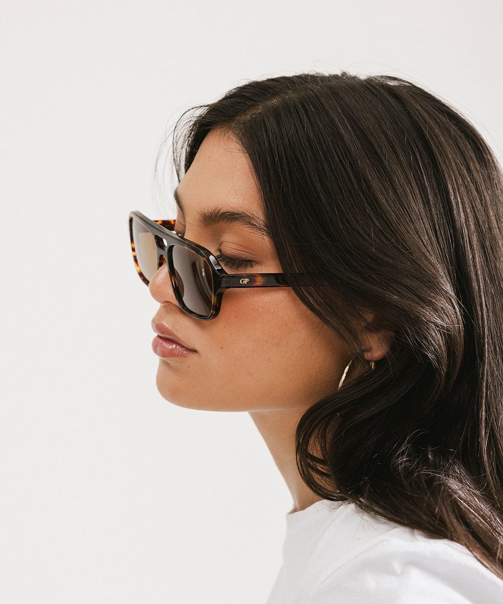 GIGI PIP Beau Aviator Sunglasses with metal frames and dark lenses, stylish eyewear for sun protection and fashion.