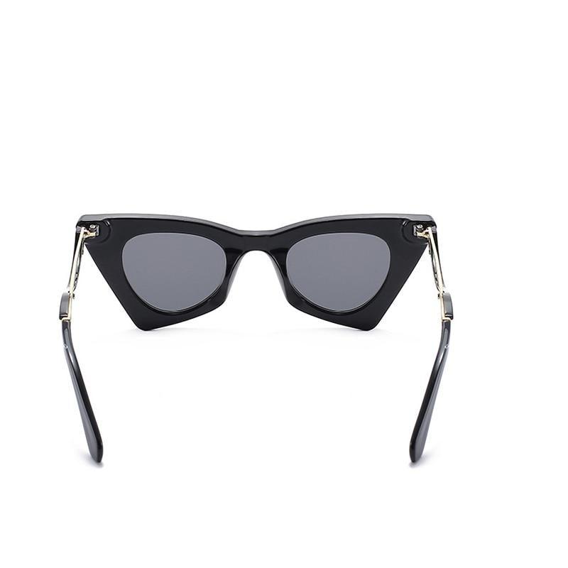 Women's vintage retro cat eye sunglasses by Stevvex with square frames, stylish and trendy for a fashionable street style look.