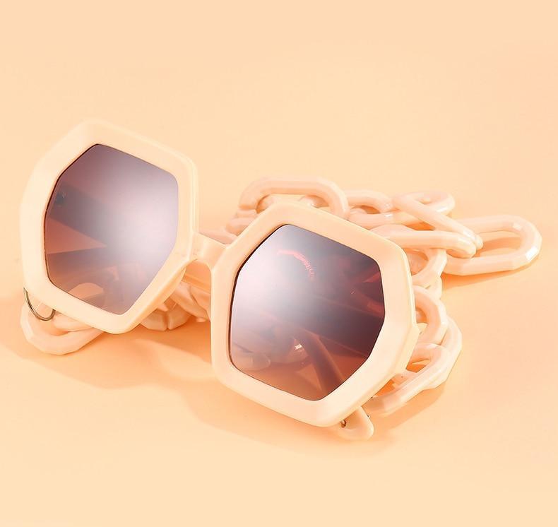 Stevvex Oversized Square Sunglasses – UV400 with Eyeglass Chain